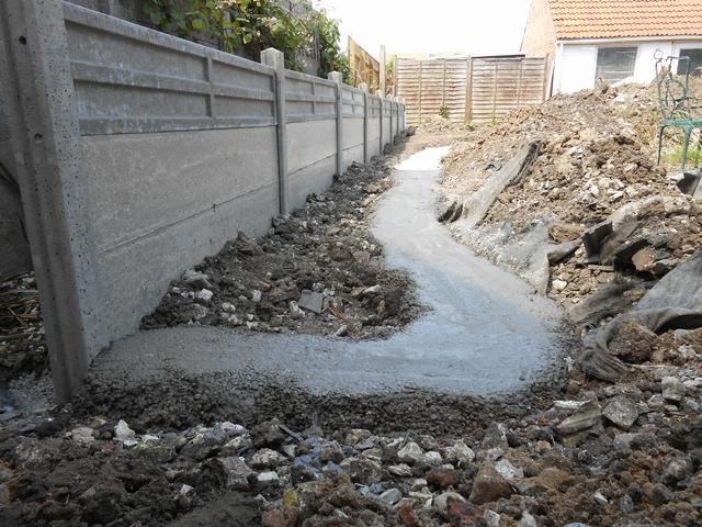 Fence and footings